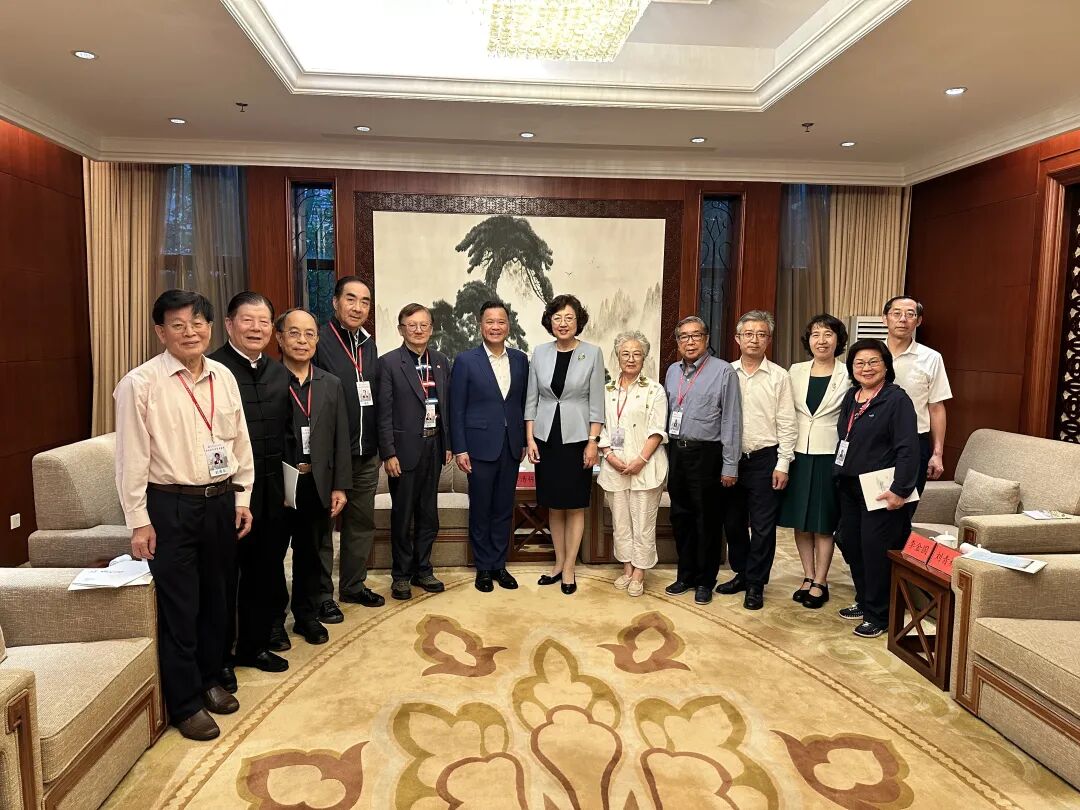青港攜手 共建共榮 | 董瑞婷會長率領港區省級政協委員聯誼會資深委員會考察團赴青島考察